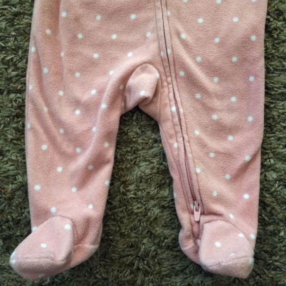 Carter's Pink Fleece Soft One piece Zip up footed Sleeper Polka Dot size 6m - Picture 3 of 5